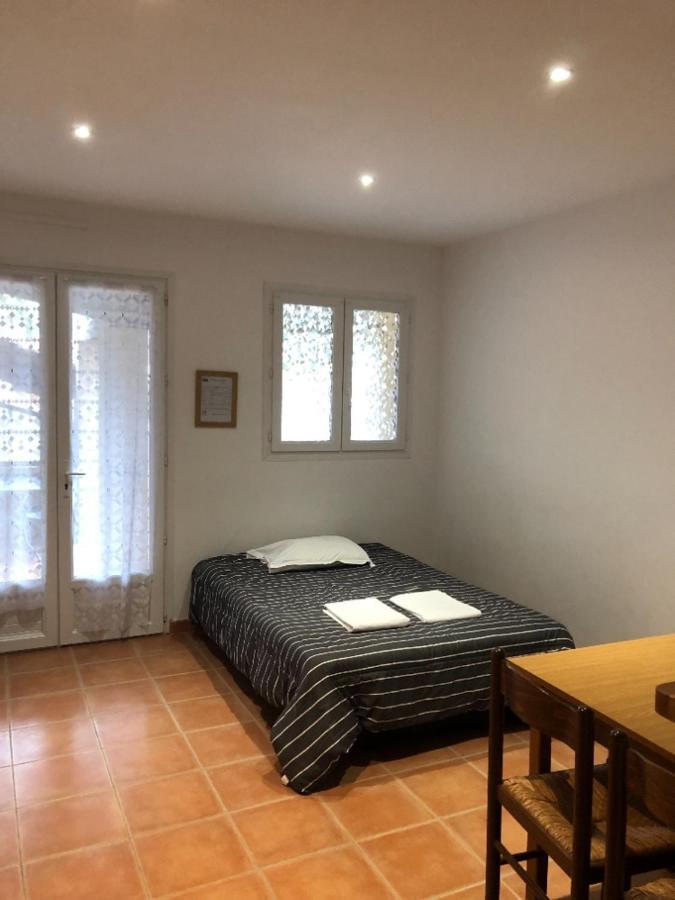 Appartements " Le Clos De La Cerisaie" Castillon-du-Gard Exterior photo