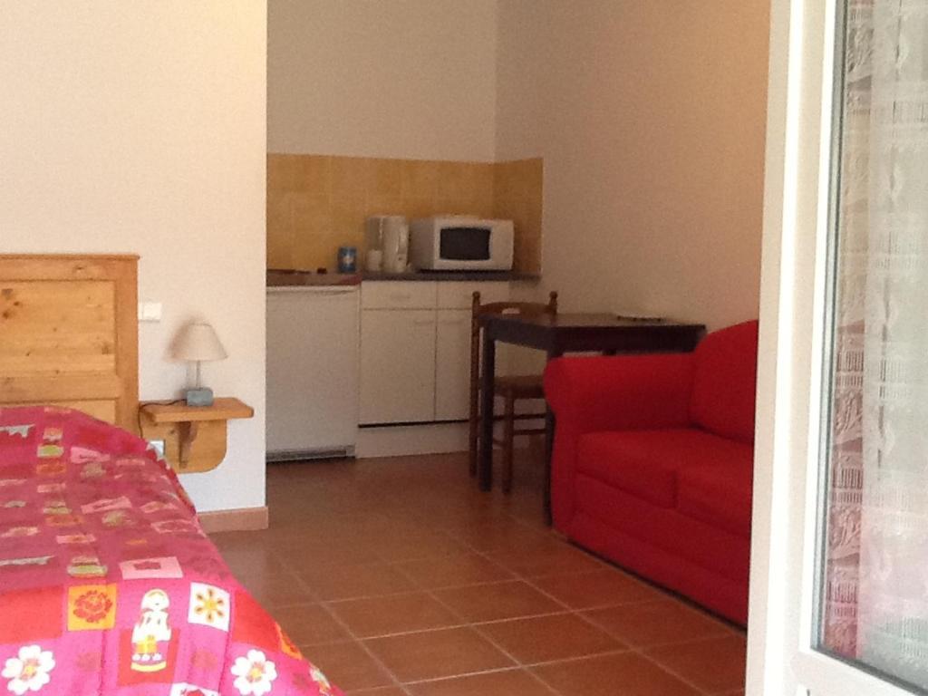 Appartements " Le Clos De La Cerisaie" Castillon-du-Gard Room photo