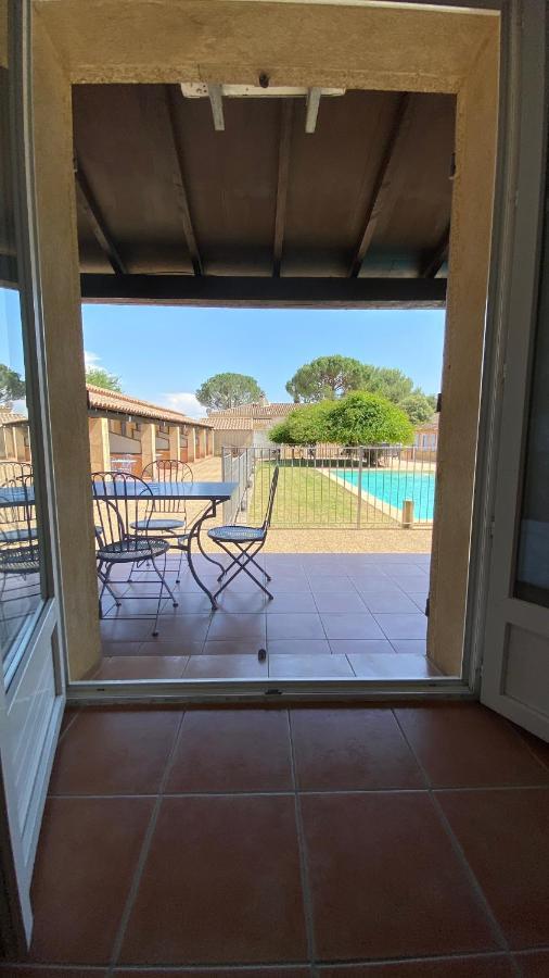 Appartements " Le Clos De La Cerisaie" Castillon-du-Gard Exterior photo